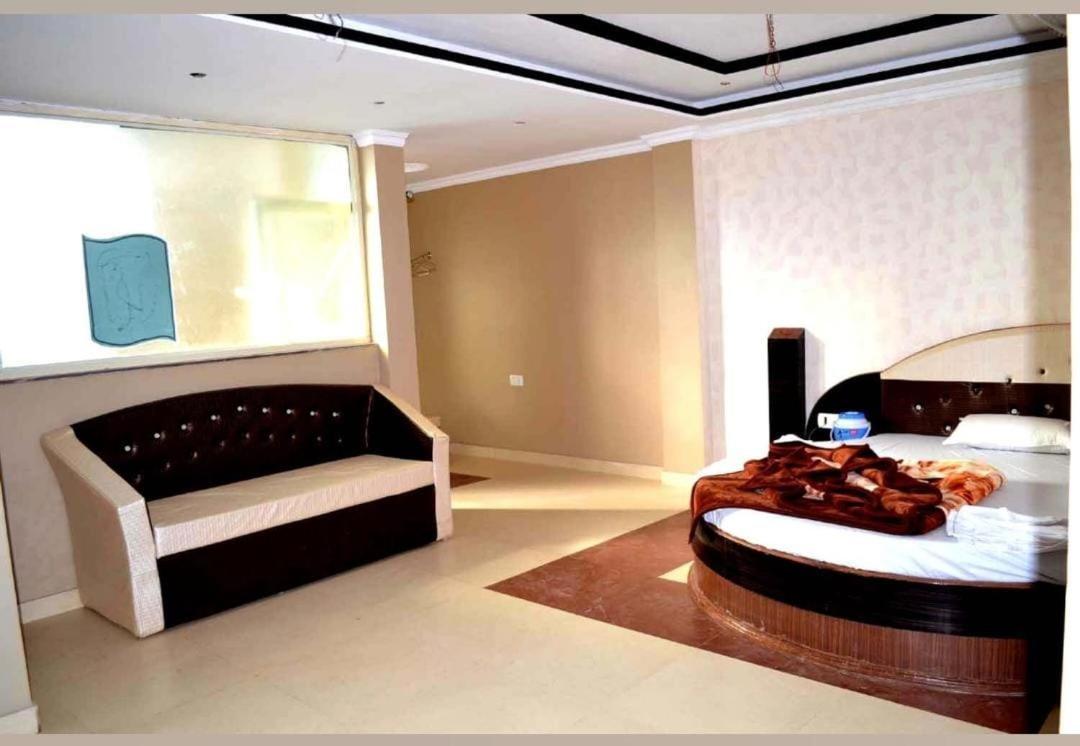 Pachmarhī Hotel Rock View מראה חיצוני תמונה