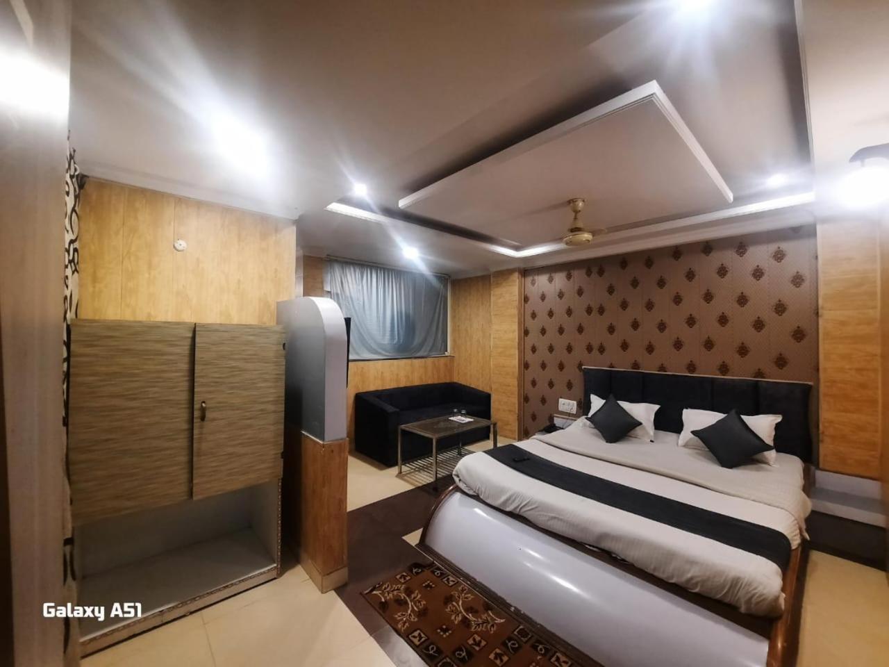 Pachmarhī Hotel Rock View מראה חיצוני תמונה